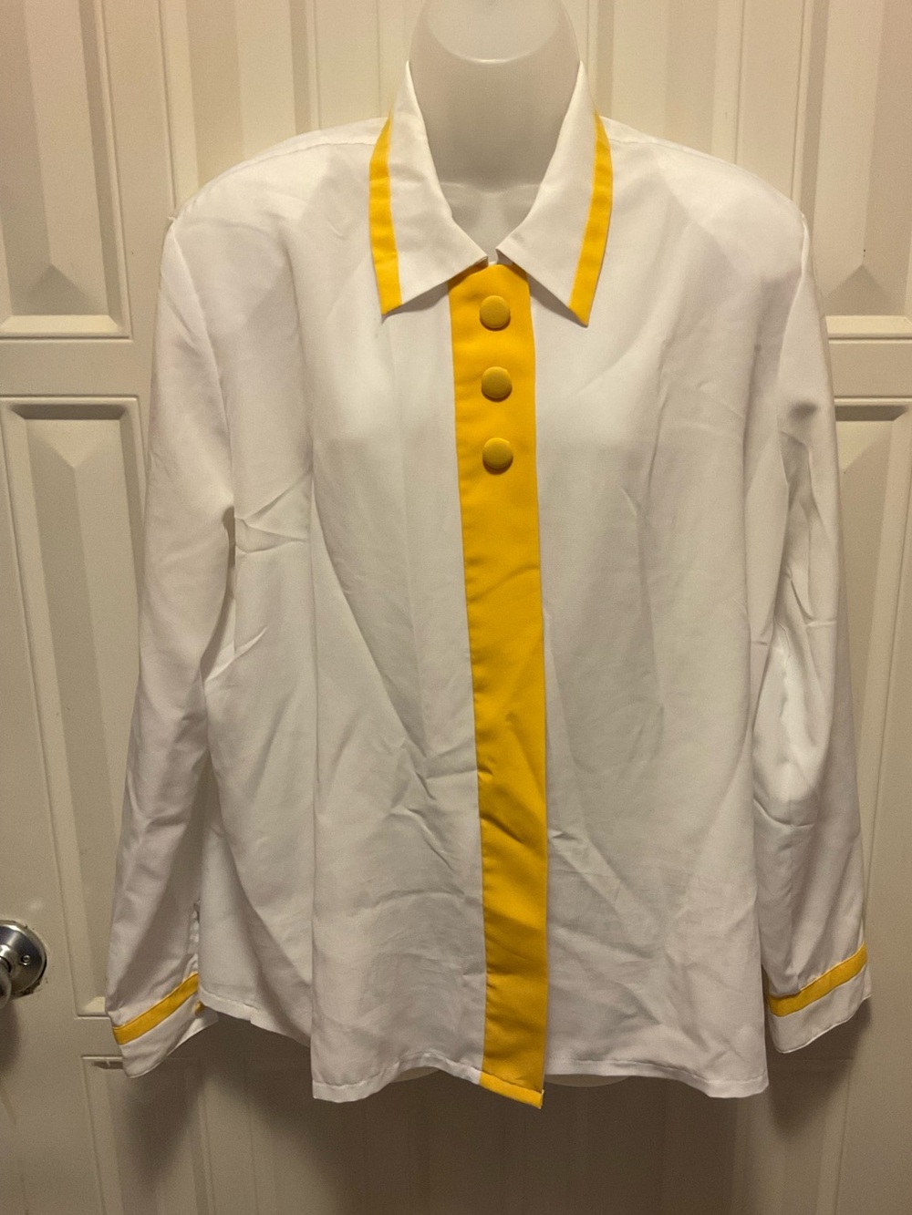 Vintage Yellow and White Button-up long sleeve 80s dress shirt